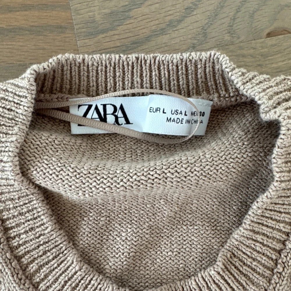 NWOT Zara cropped beige sweater top Size L - Picture 2 of 4